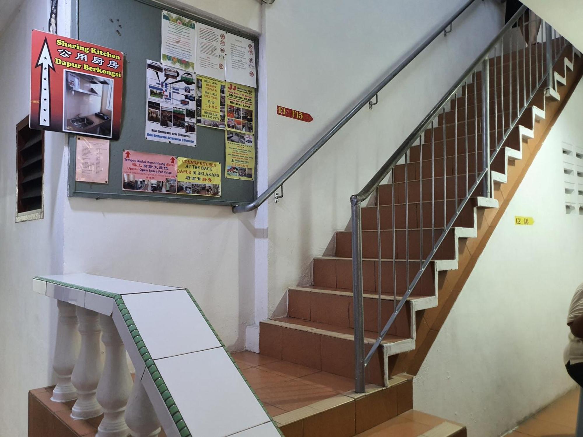 Oyo 90972 Jj Homestay Miri Exterior foto