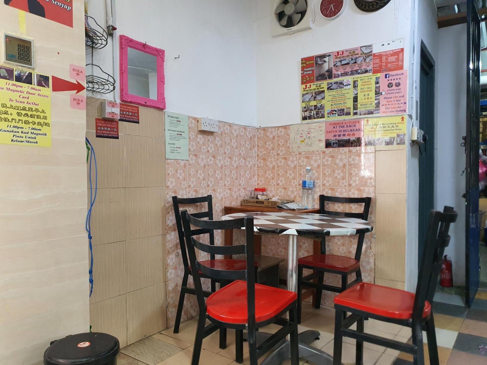 Oyo 90972 Jj Homestay Miri Exterior foto