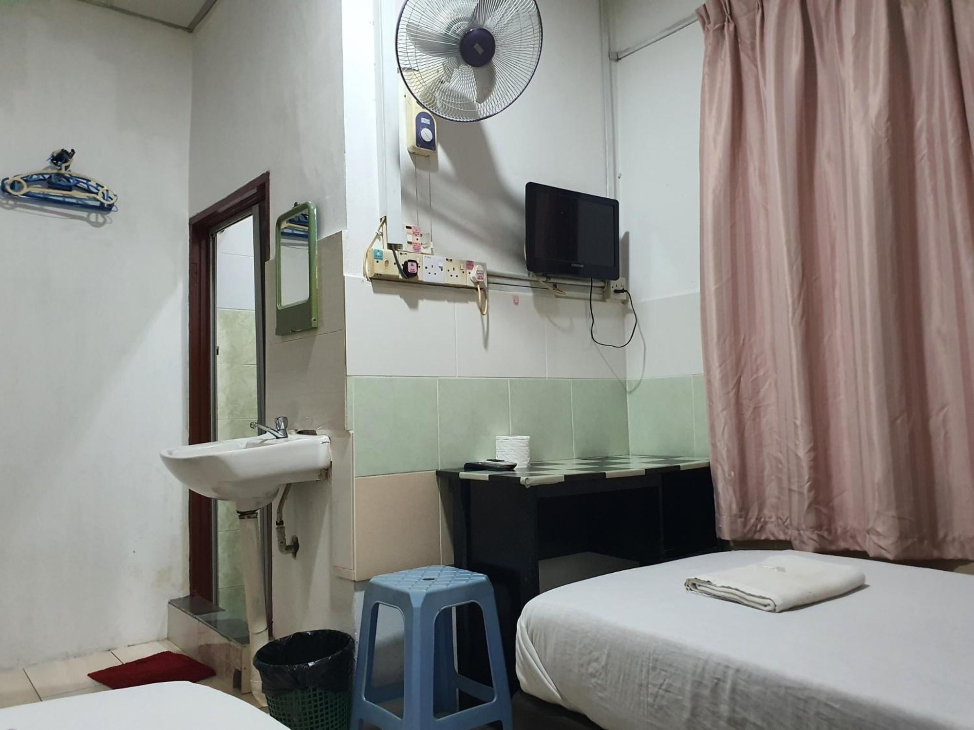 Oyo 90972 Jj Homestay Miri Exterior foto