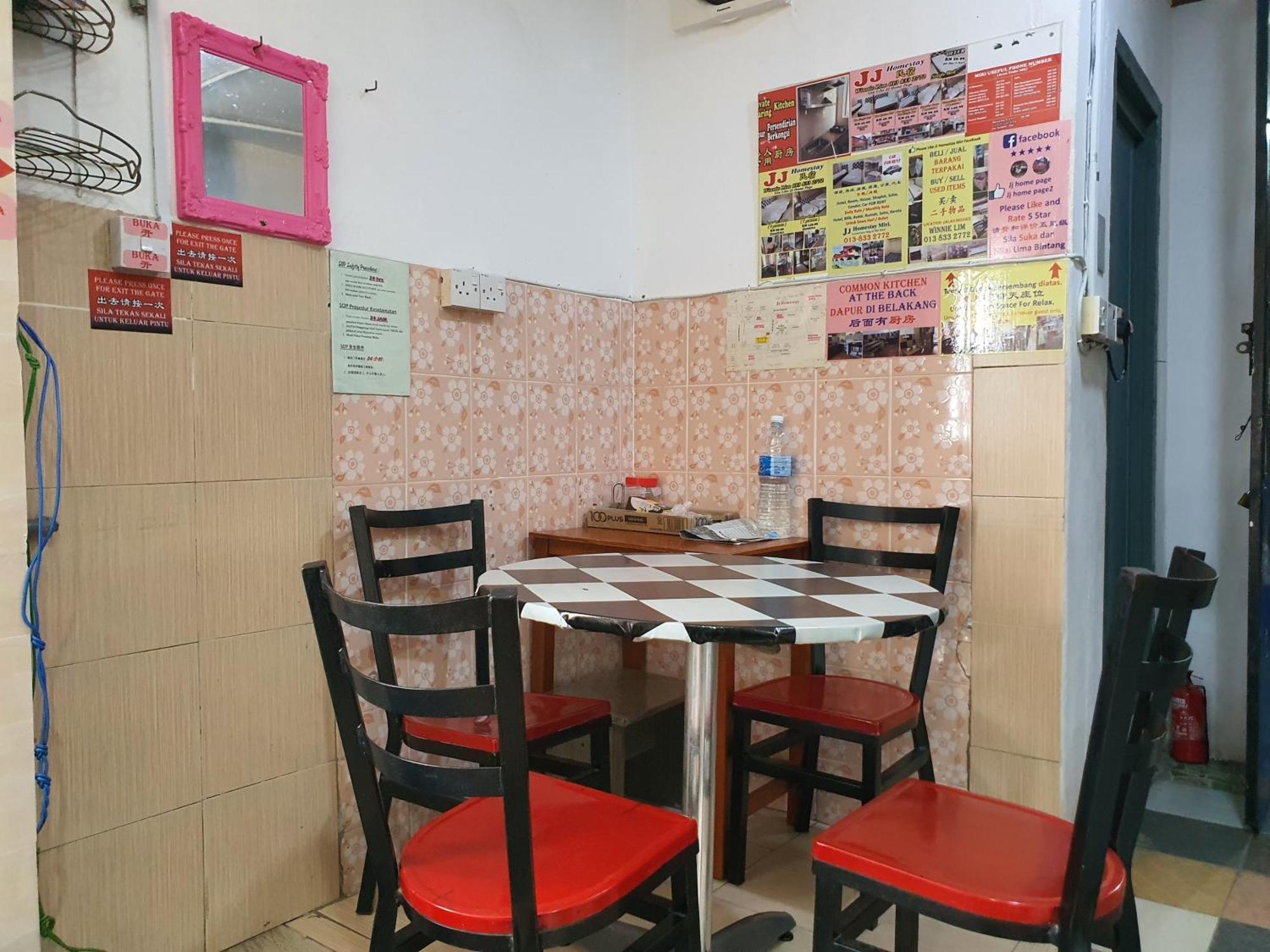 Oyo 90972 Jj Homestay Miri Exterior foto